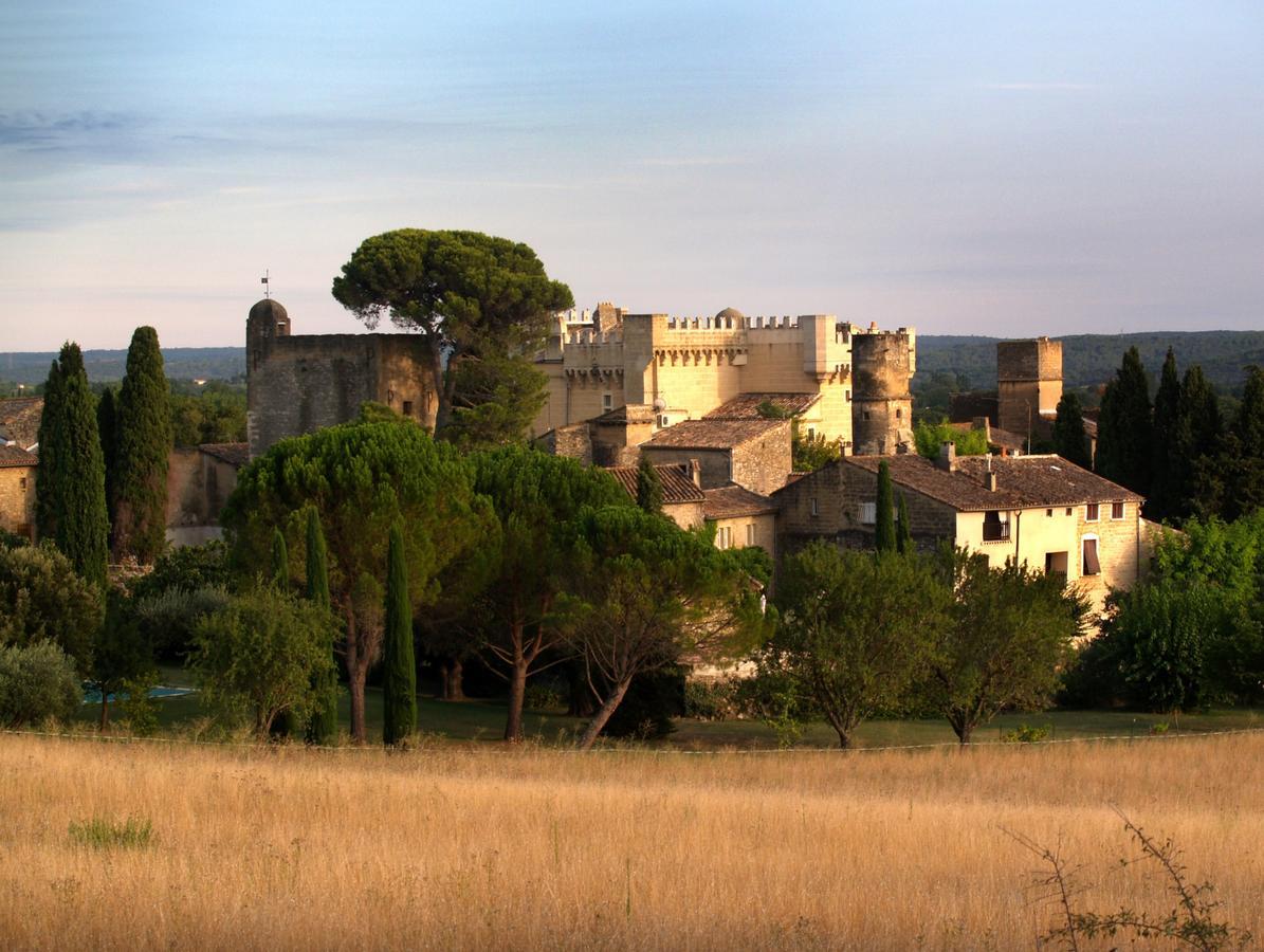 Tour Sarrazine De Montaren Bed and Breakfast Buitenkant foto
