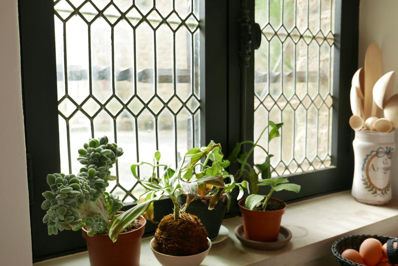 Tour Sarrazine De Montaren Bed and Breakfast Buitenkant foto