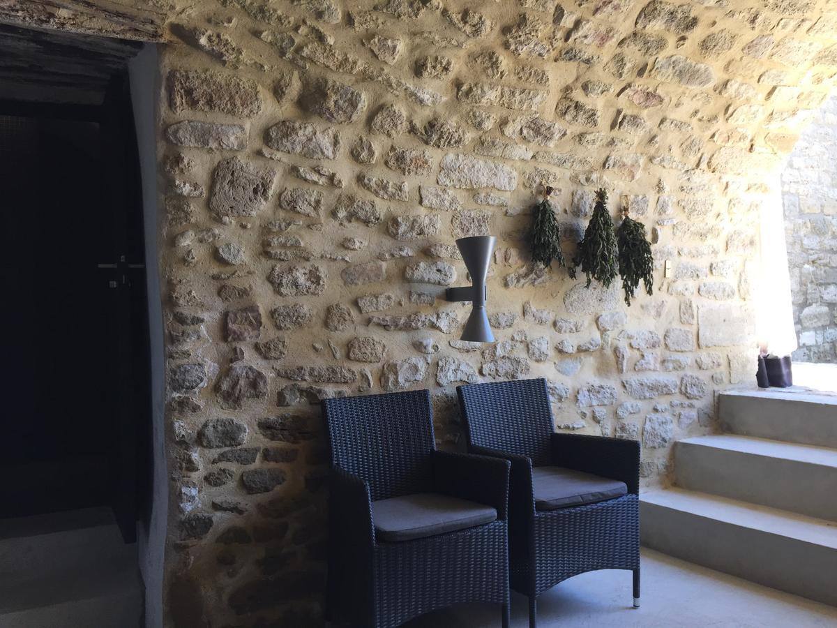 Tour Sarrazine De Montaren Bed and Breakfast Buitenkant foto