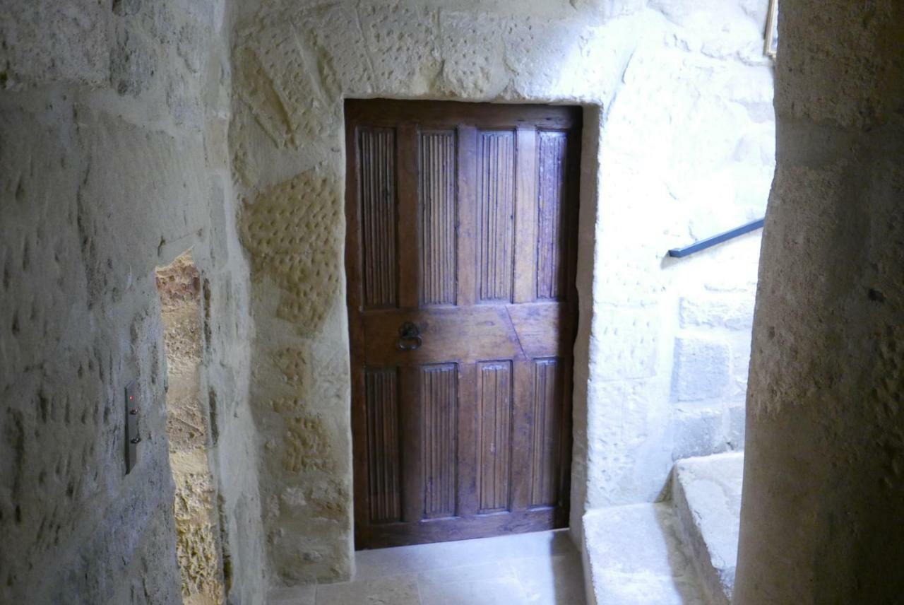 Tour Sarrazine De Montaren Bed and Breakfast Buitenkant foto